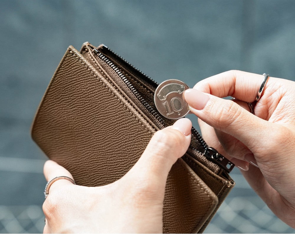 Featherly Passport Wallet - Brown Cross-Hatch Texture
