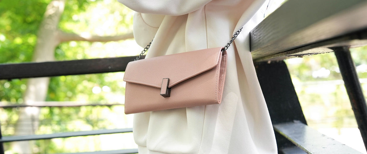 Carina XL v2 Crossbody Clutch - Italian Cross-Hatch in Rose Pink