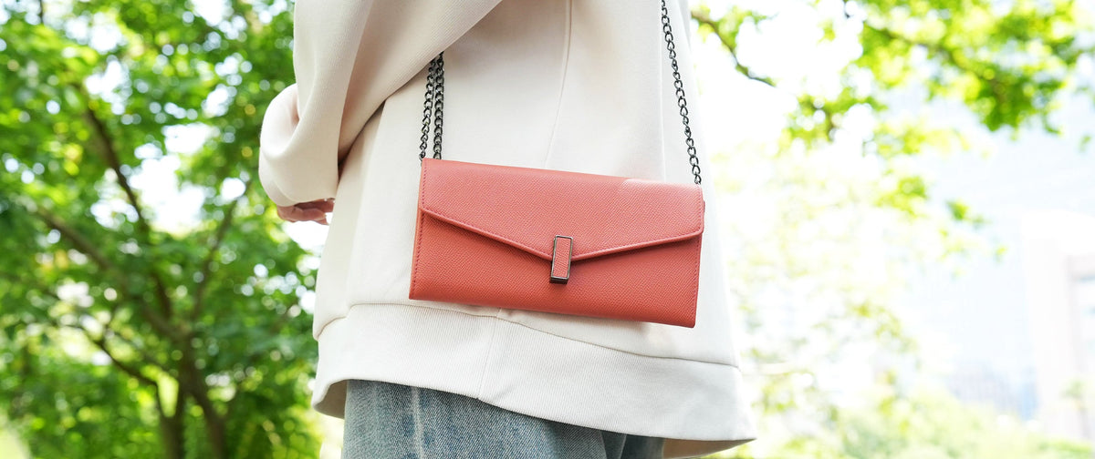 Carina XL v2 Crossbody Clutch - Italian Cross-Hatch in Coral Pink